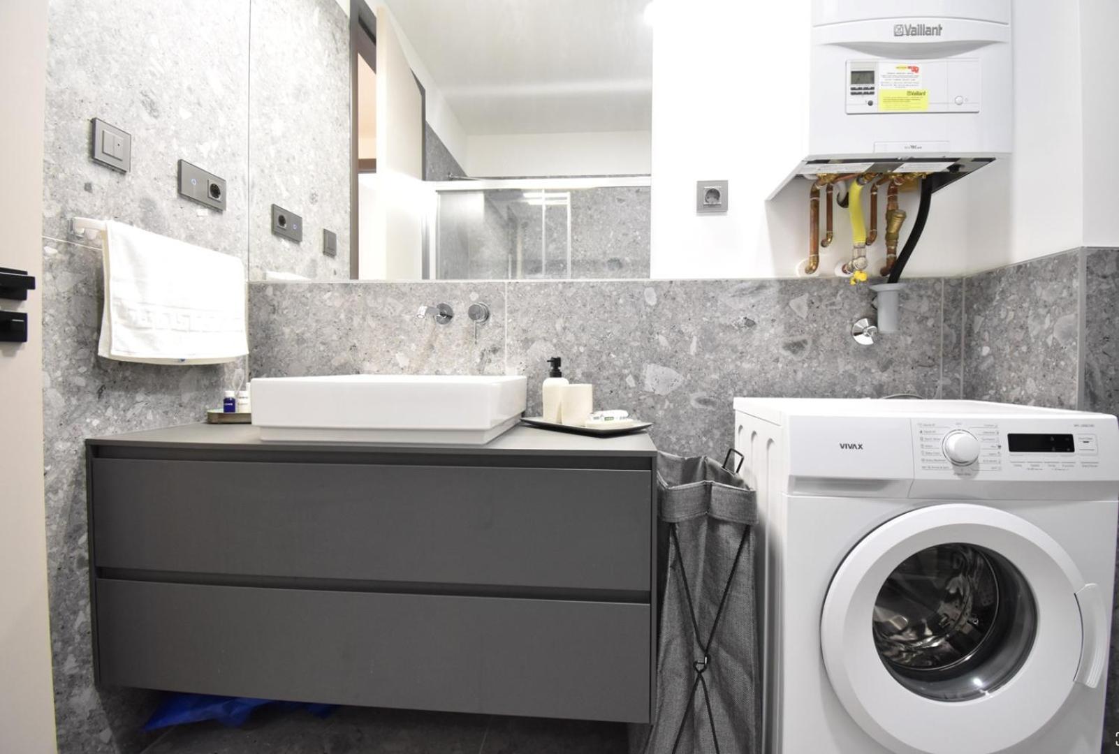 Apartma Luxe Central With Private Parking****