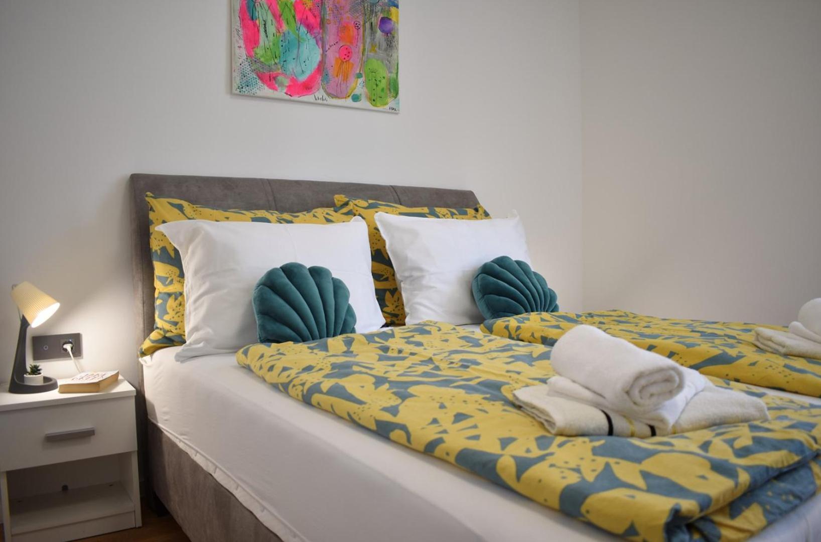 Apartma Luxe Central With Private Parking**** Pula